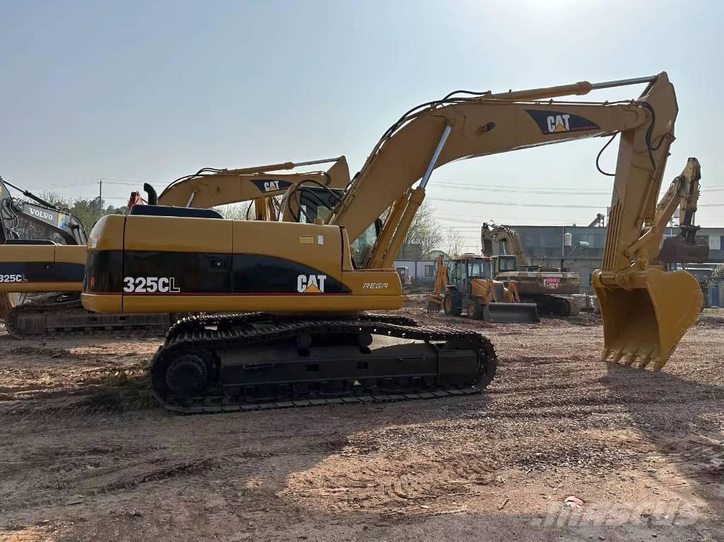 CAT 325 CL Vikšriniai ekskavatoriai