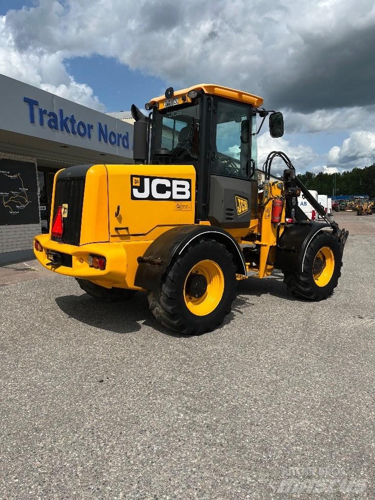 JCB 411 HT 6400 Tim Naudoti ratiniai krautuvai