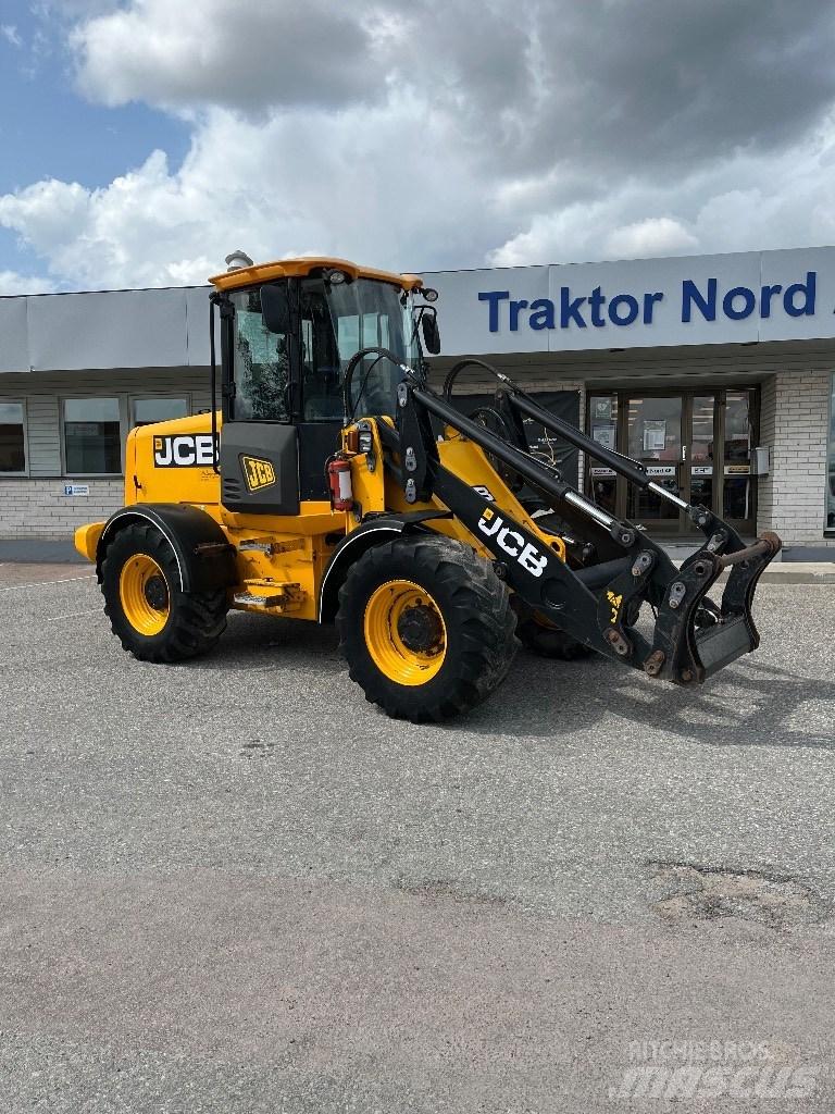 JCB 411 HT 6400 Tim Naudoti ratiniai krautuvai