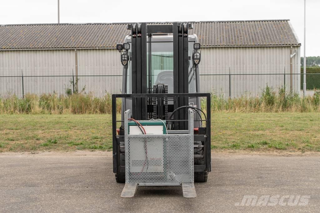 Manitou ME 450 Elektriniai šakiniai krautuvai