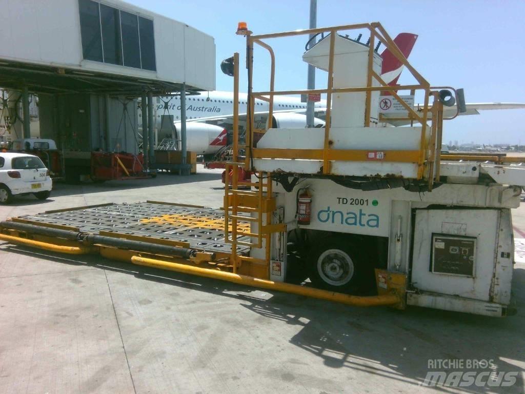 FMC COMMANDER 15I Kiti keltuvai ir platformos
