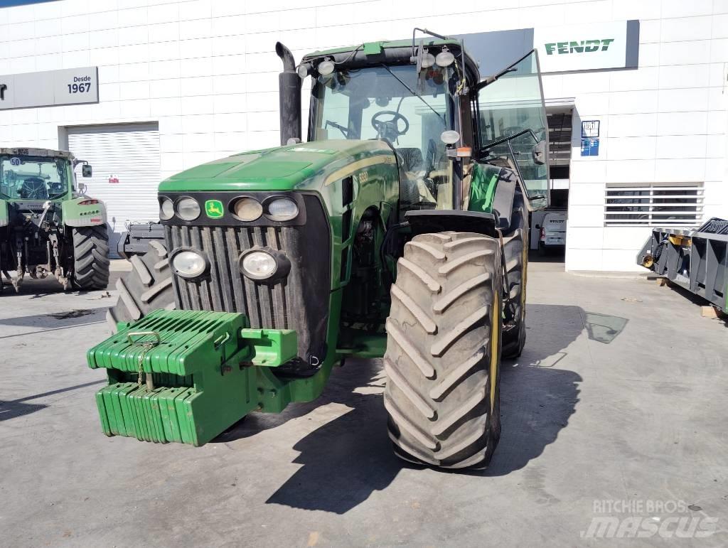 John Deere 8330 Traktoriai