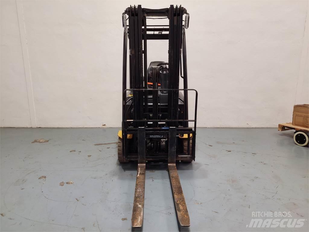 CAT EP16ACN Elektriniai šakiniai krautuvai