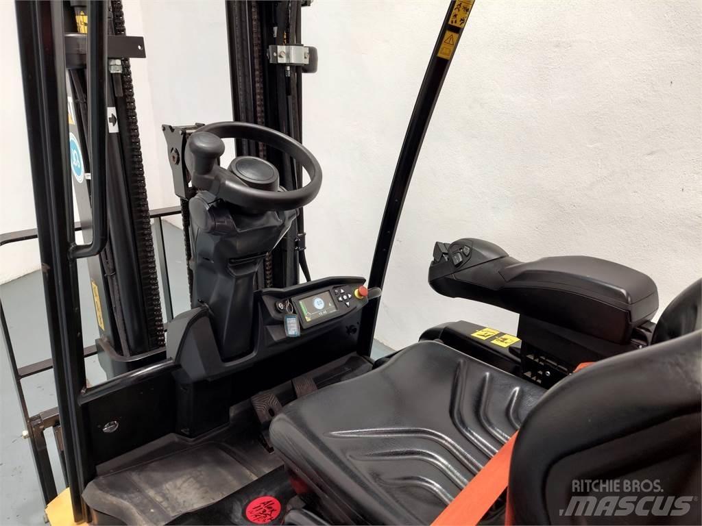 CAT EP16ACN Elektriniai šakiniai krautuvai