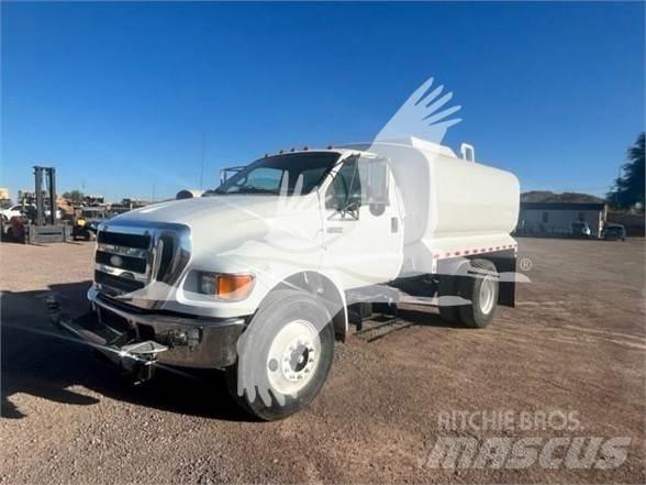 Ford F750 Automobilinės cisternos