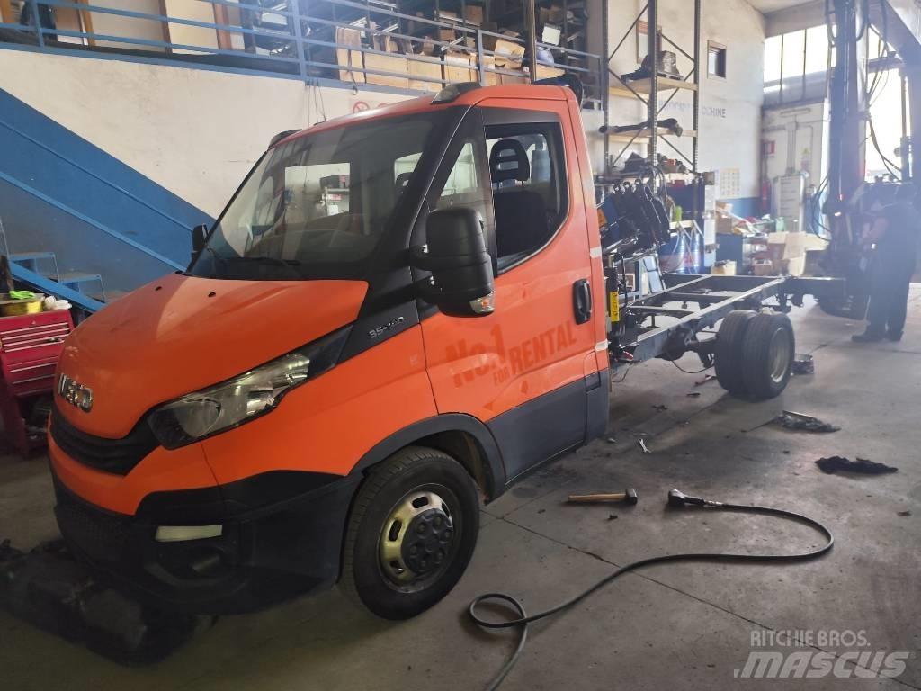 Iveco Daily 35-140 Automobiliniai kranai