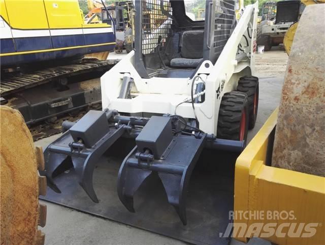 Bobcat S 250 Krautuvai su šoniniu pasukimu