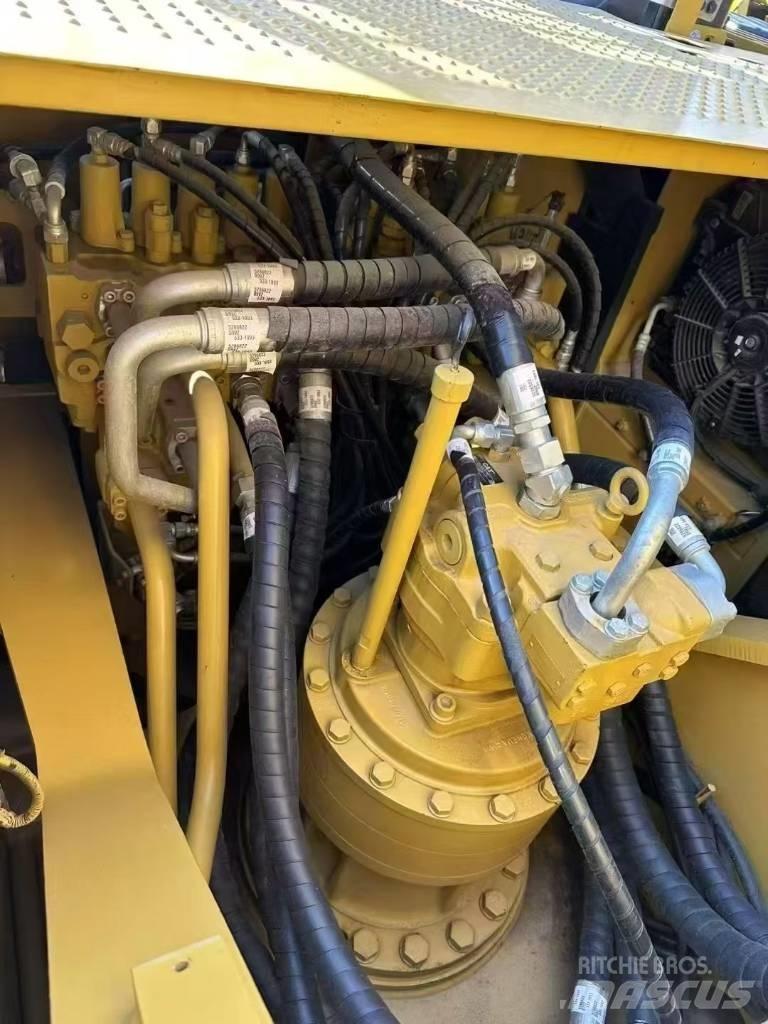 CAT 330 D2 L Vikšriniai ekskavatoriai