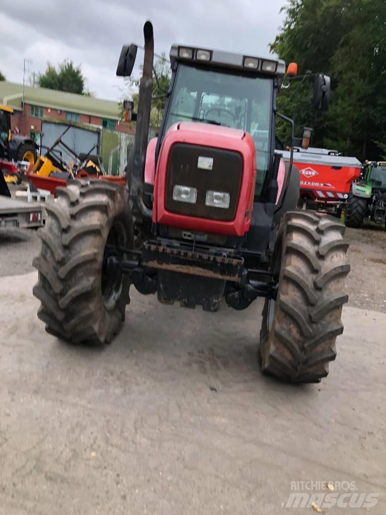 Massey Ferguson 8240 Traktoriai