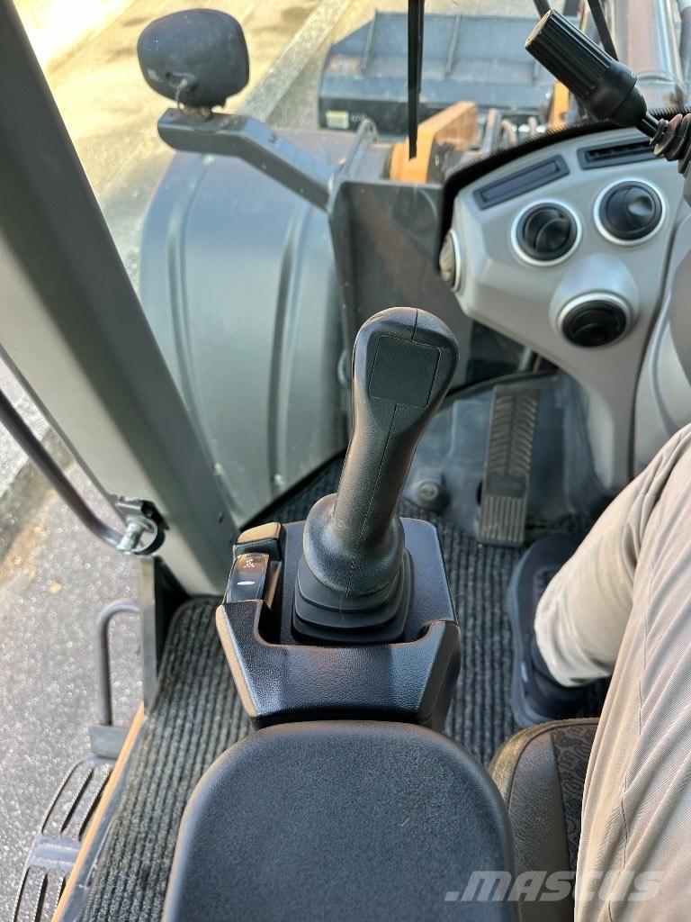 CASE 721 G Evolution Naudoti ratiniai krautuvai