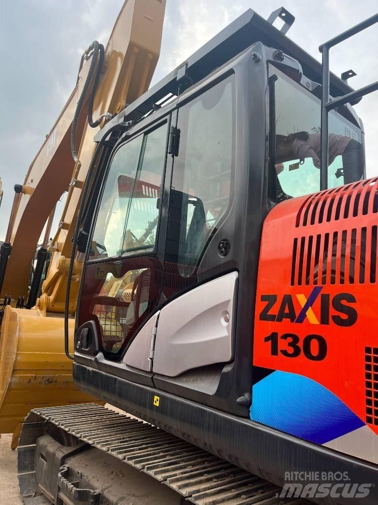 Hitachi 130-5 Vikšriniai ekskavatoriai