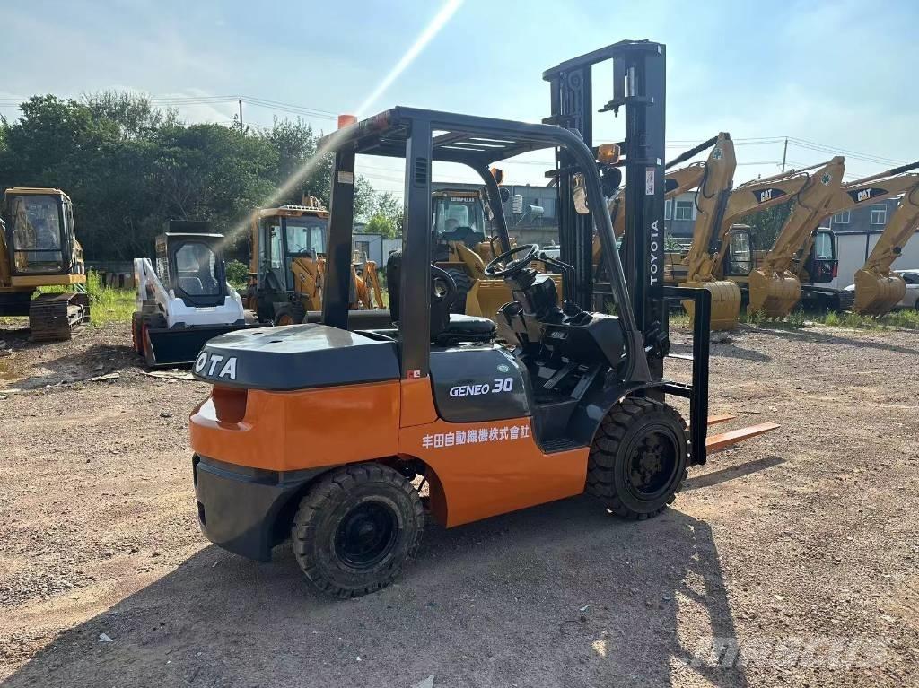 Toyota 30 forklift Dyzeliniai krautuvai