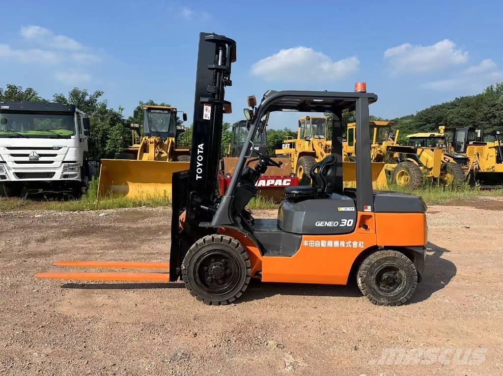 Toyota 30 forklift Dyzeliniai krautuvai