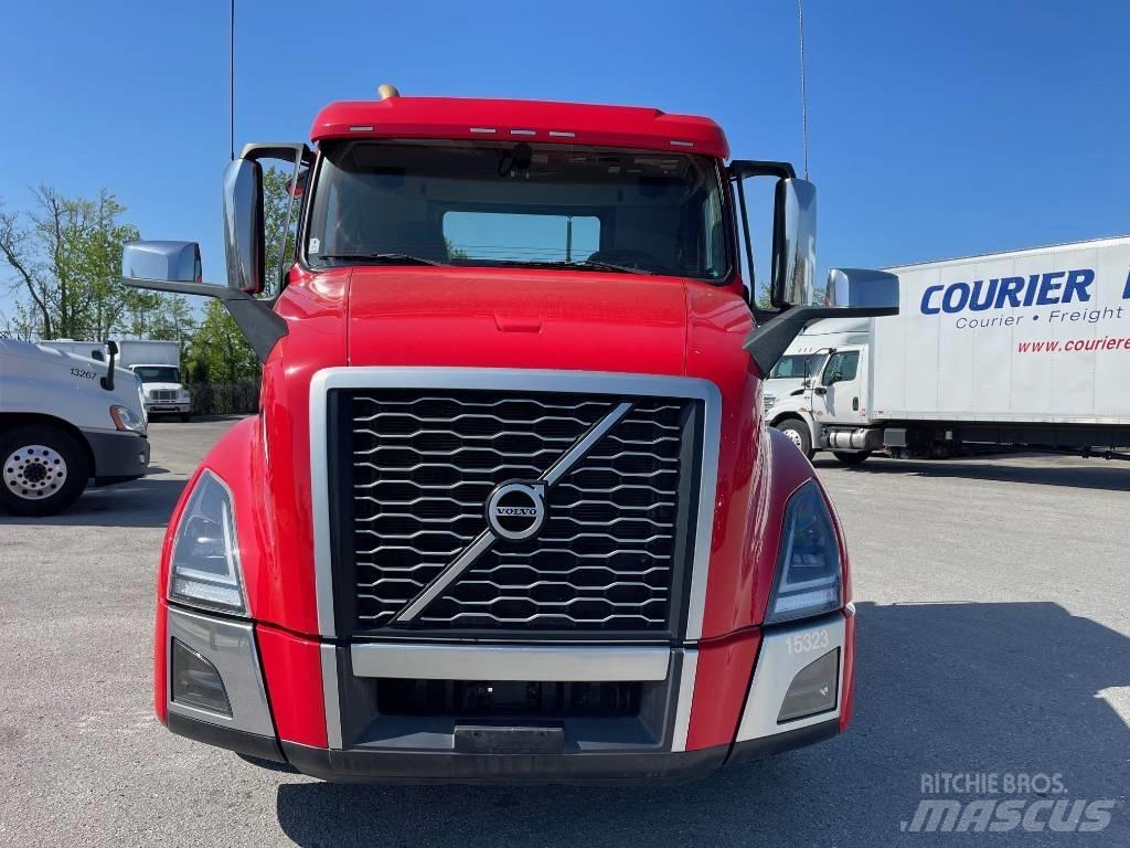 Volvo VNL64T300 Naudoti vilkikai