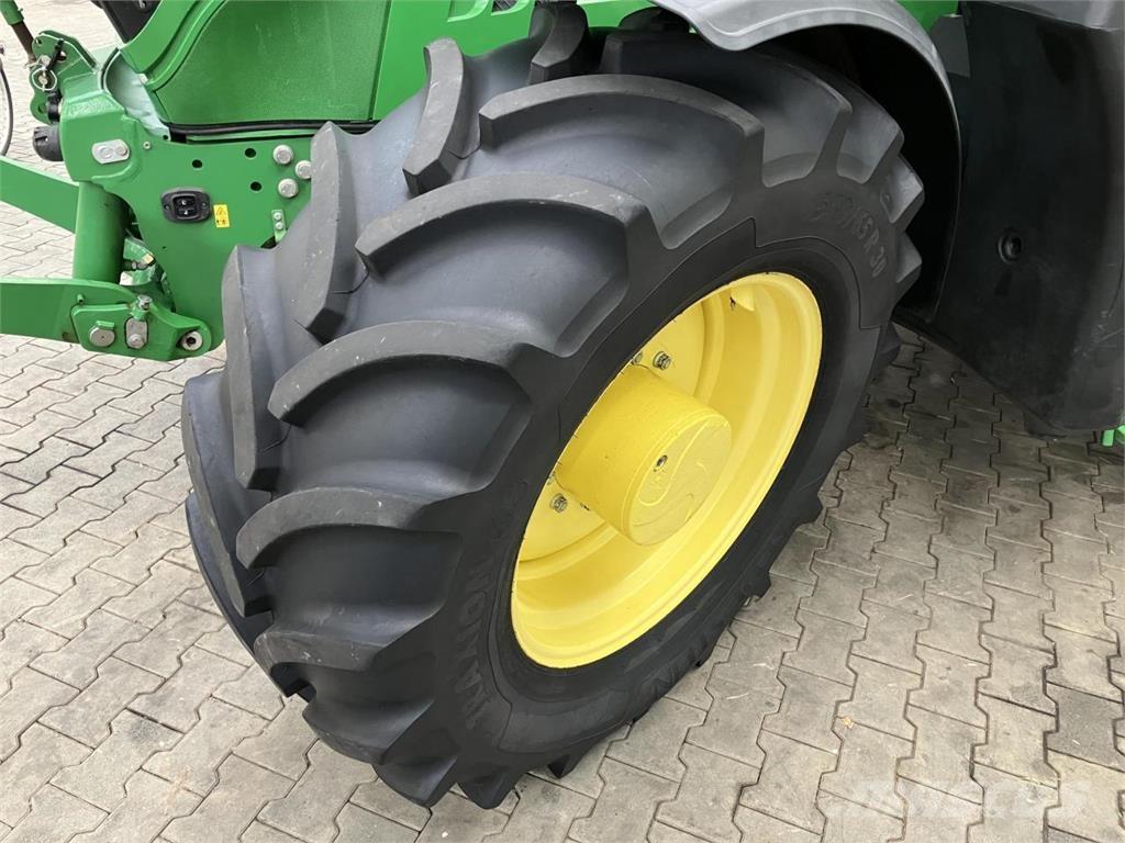 John Deere 6145R Traktoriai