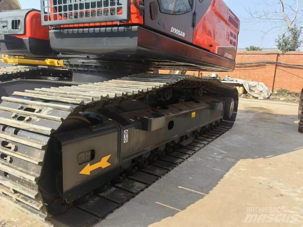 Doosan DX225LC-9C Vikšriniai ekskavatoriai