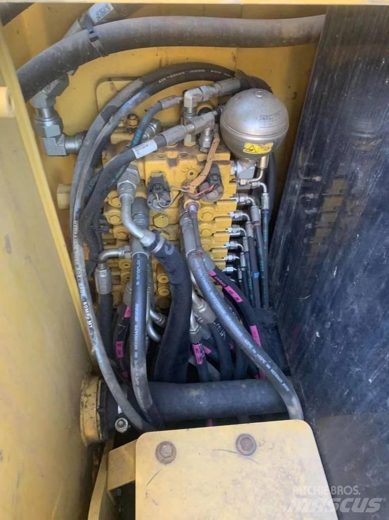 CAT 305.5e2 Vikšriniai ekskavatoriai