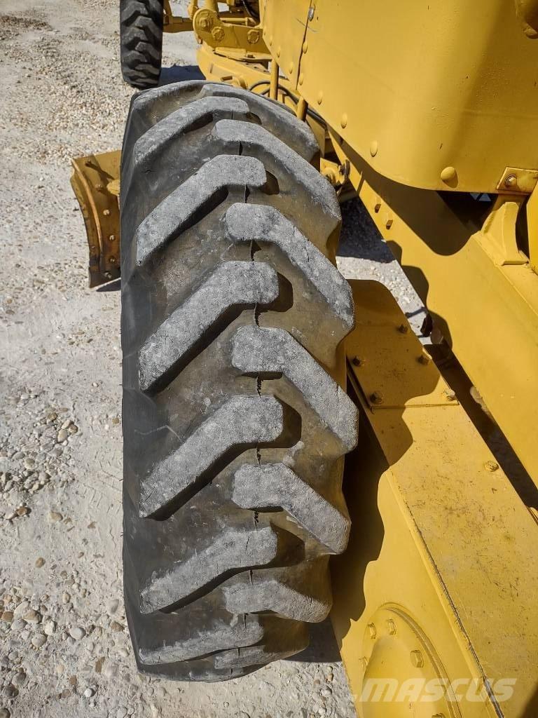 CAT 120 Greideriai