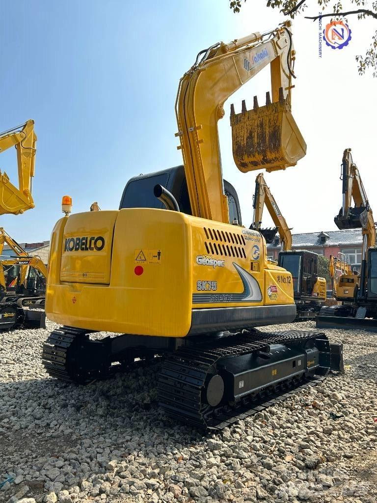 Kobelco SK 75 Vidutinės galios ekskavatoriai 7-12 t