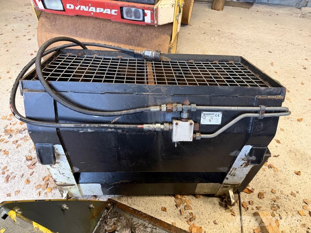 Vila Hiekoitin Kompaktinių traktorių priedai