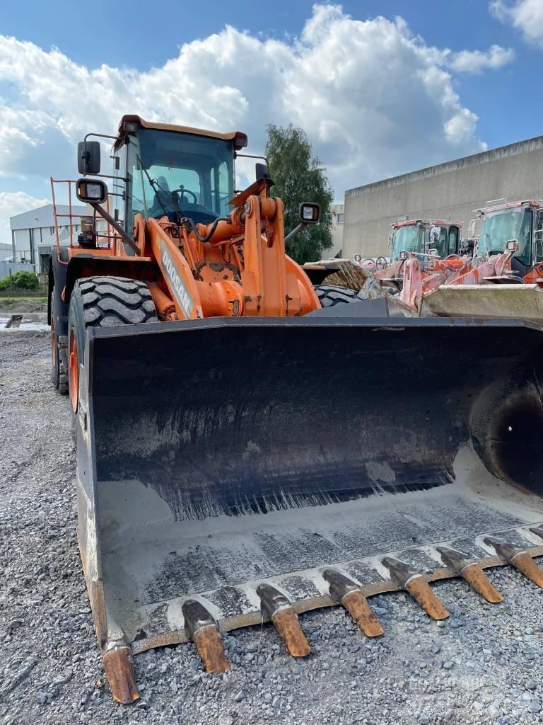 Doosan DL 420 Naudoti ratiniai krautuvai