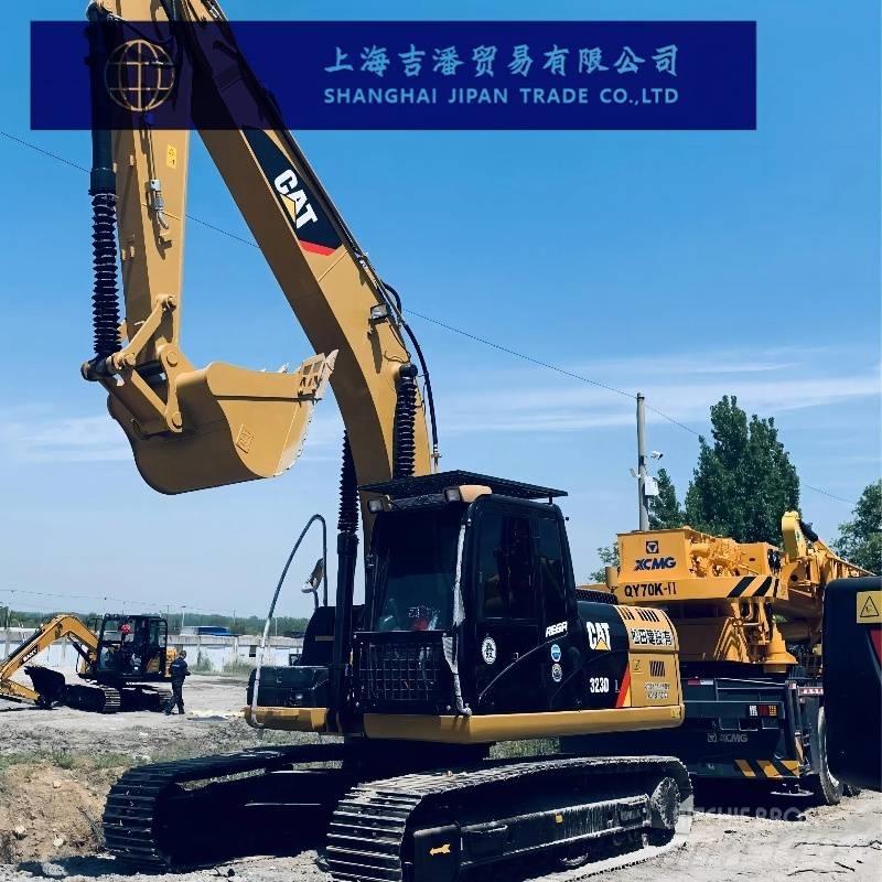 CAT 323 D Vikšriniai ekskavatoriai