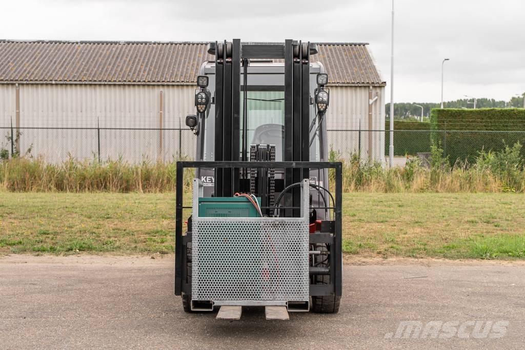Manitou ME 450 Elektriniai šakiniai krautuvai