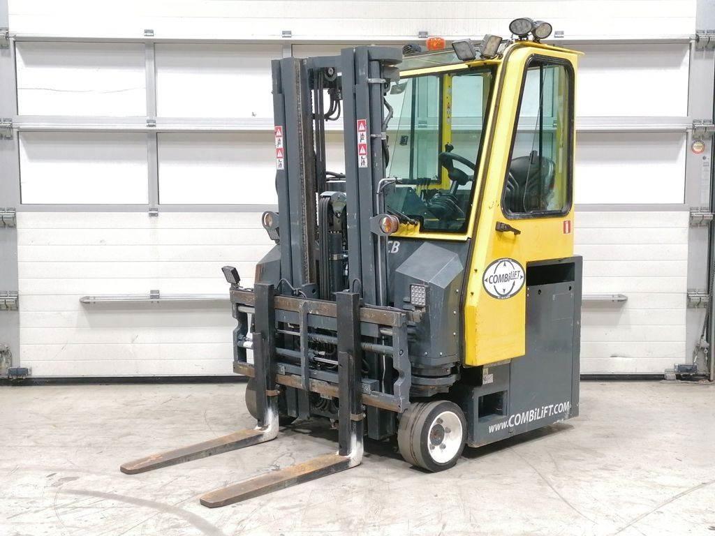 Combilift CBE2500 Krautuvai su pakrovimu iš šonų