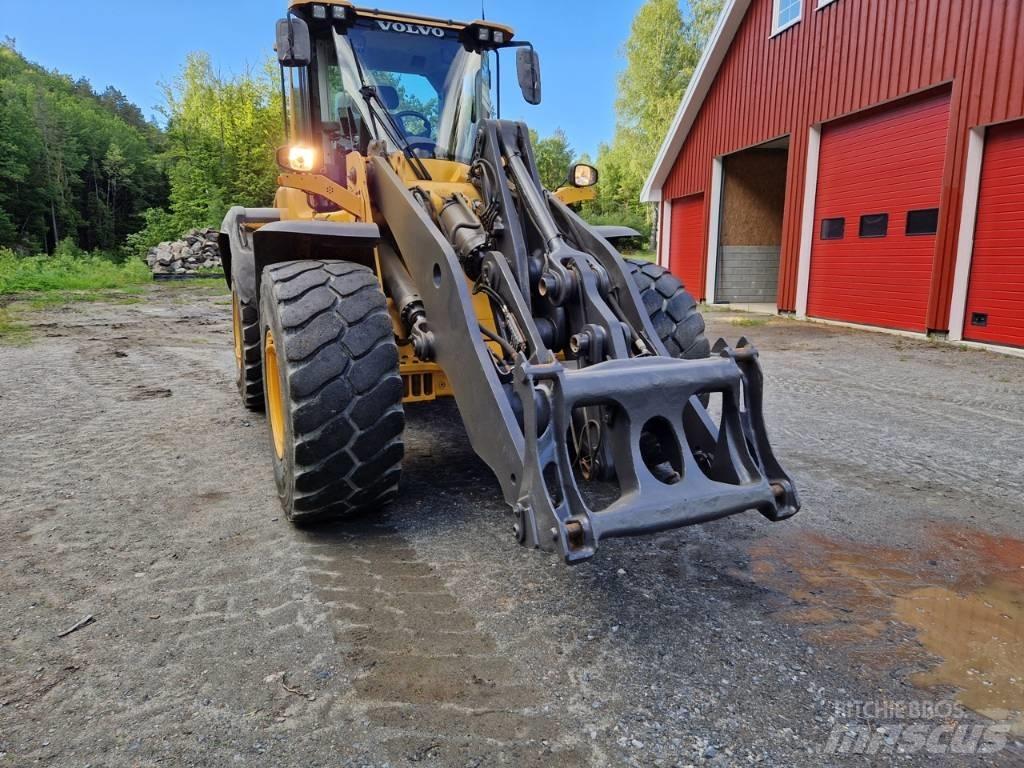 Volvo L 110 H Naudoti ratiniai krautuvai
