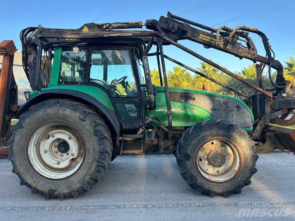 Valtra T130 Miško traktoriai