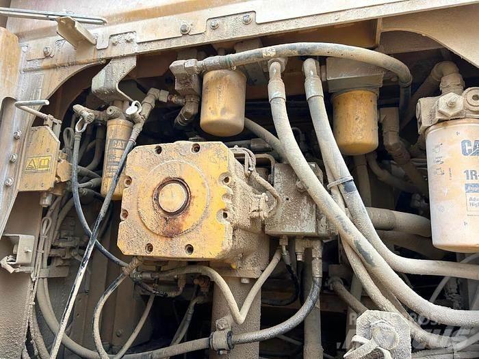 CAT 374 LME Specialūs ekskavatoriai