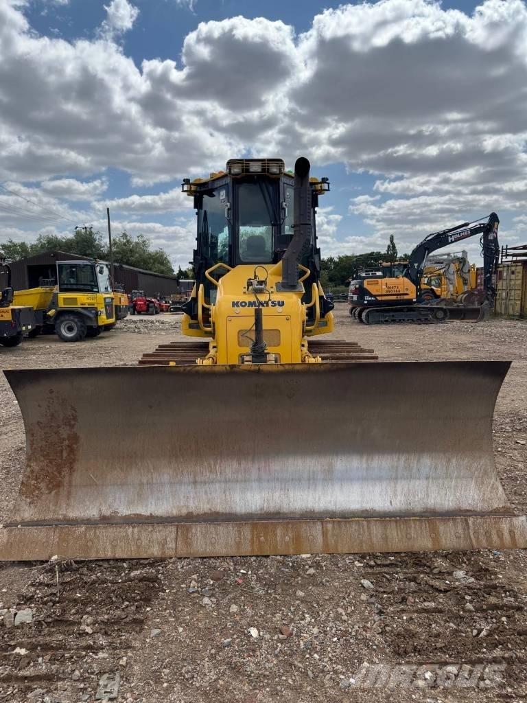Komatsu D51PX-24 Vikšriniai buldozeriai