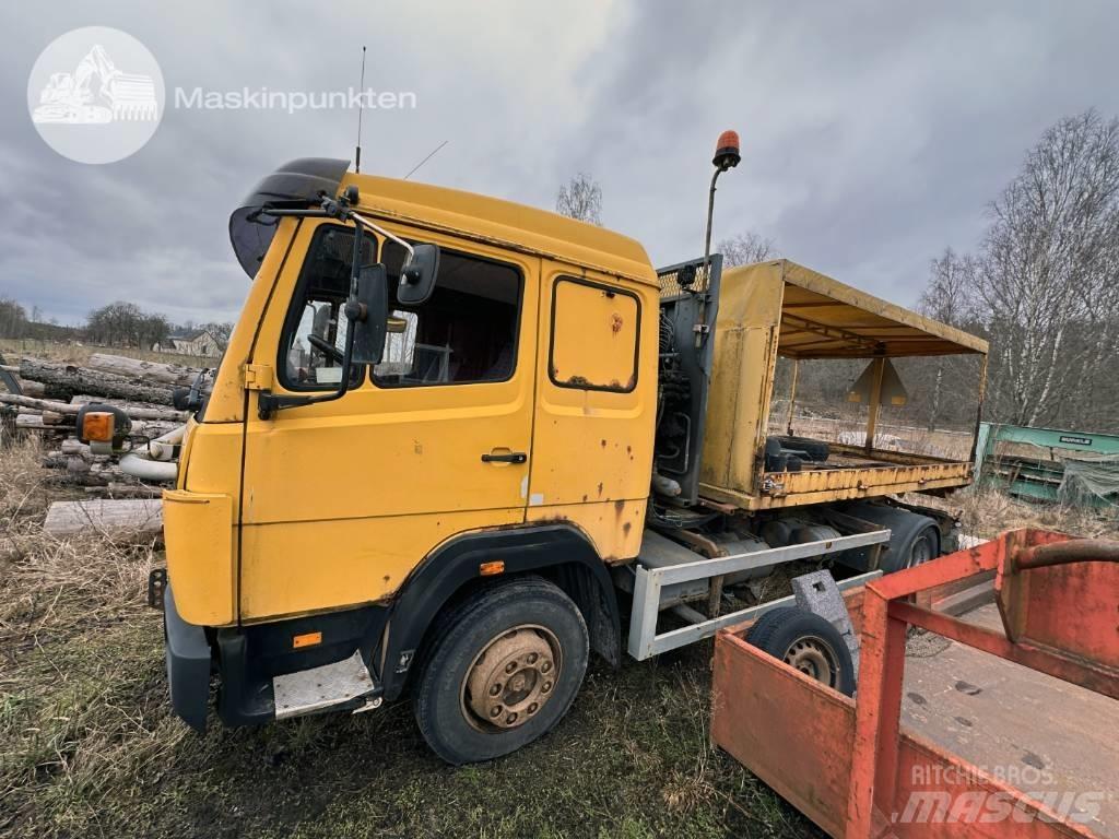 Mercedes-Benz 1117 L Sunkvežimiai su keliamuoju kabliu