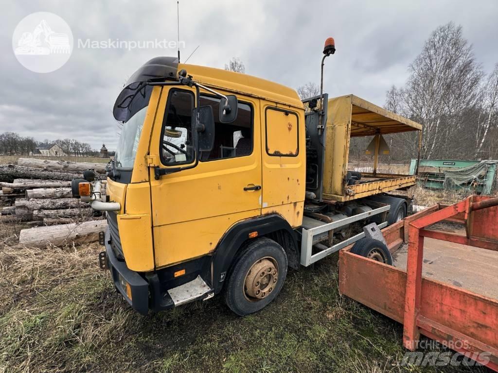 Mercedes-Benz 1117 L Sunkvežimiai su keliamuoju kabliu