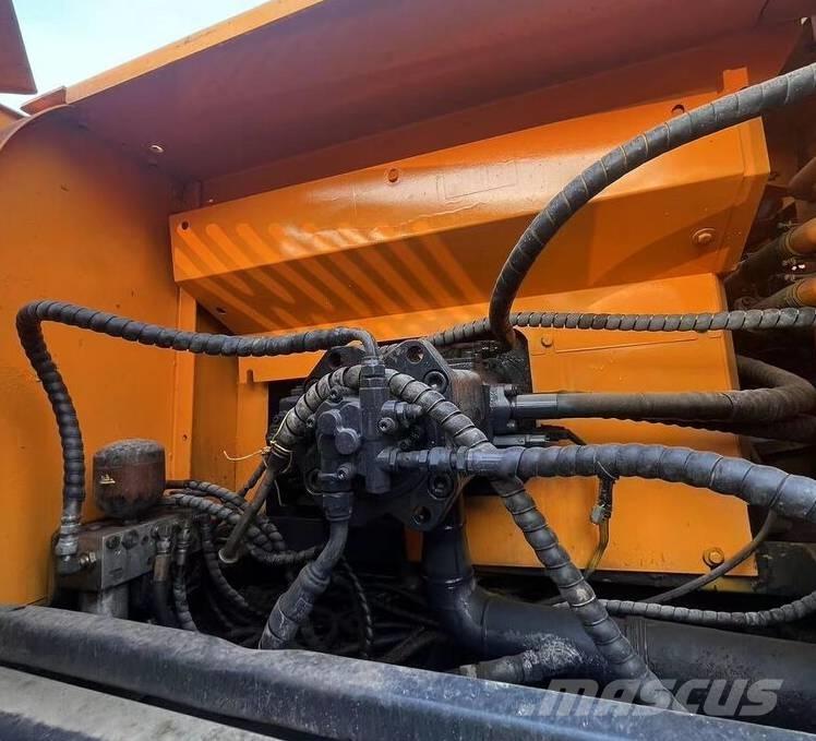 Hyundai R330LC-9T Vikšriniai ekskavatoriai