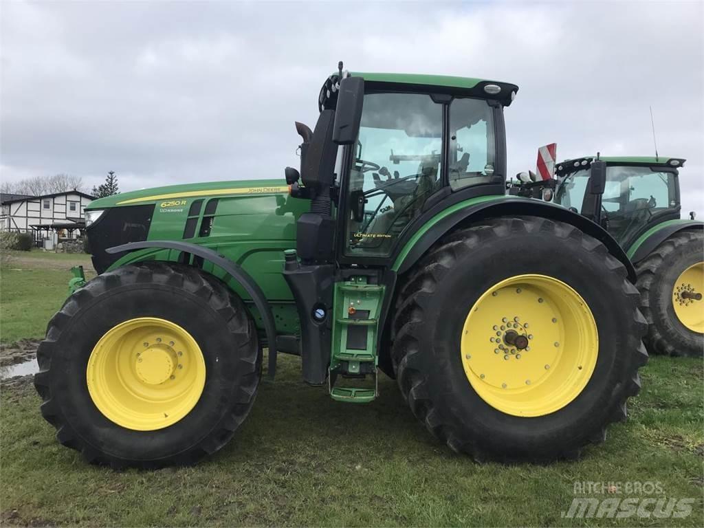 John Deere 6250R Traktoriai