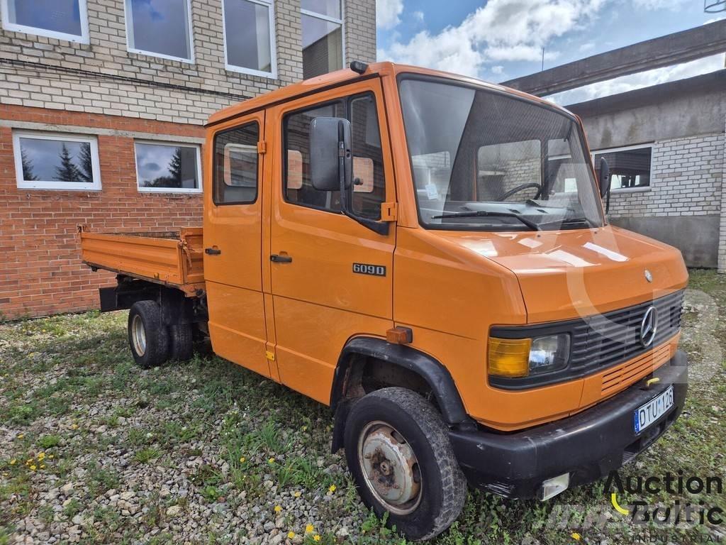 Mercedes-Benz 609 Savivarčių priekabų vilkikai