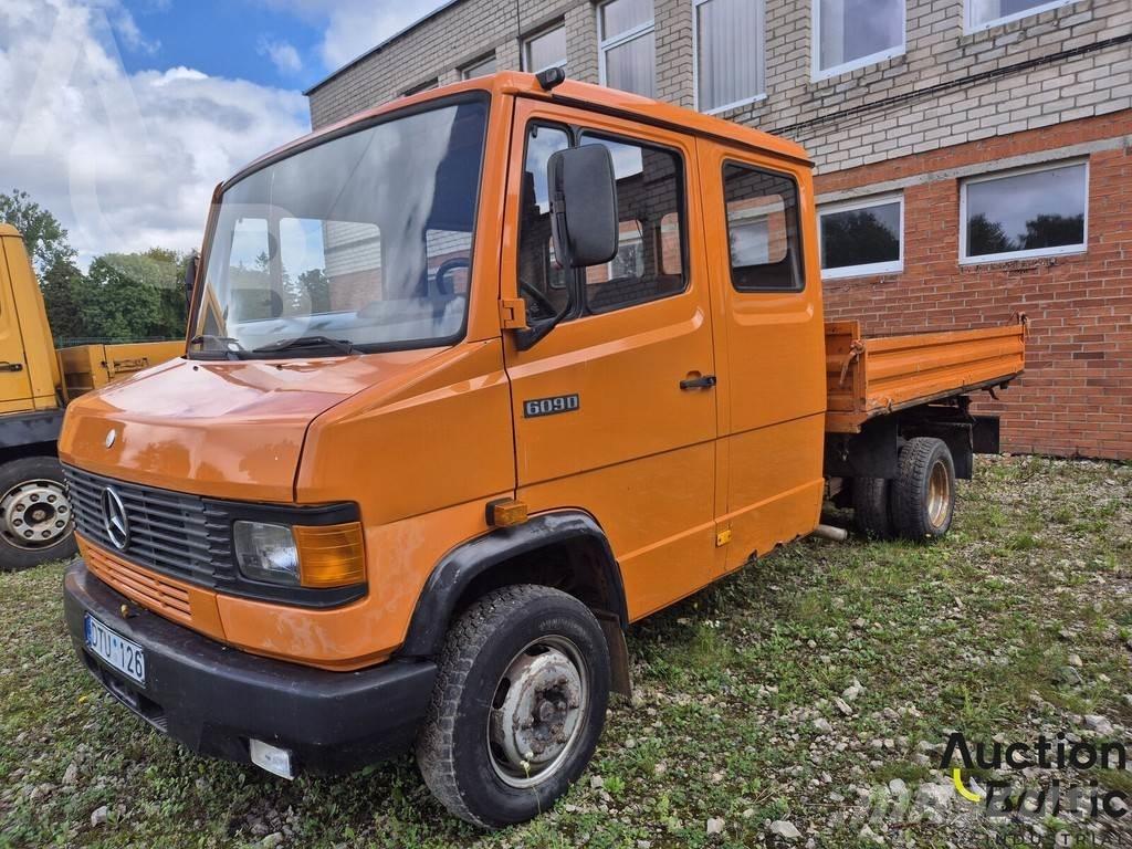 Mercedes-Benz 609 Savivarčių priekabų vilkikai
