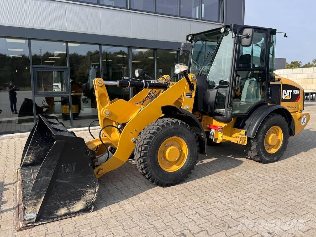 CAT 906M Naudoti ratiniai krautuvai