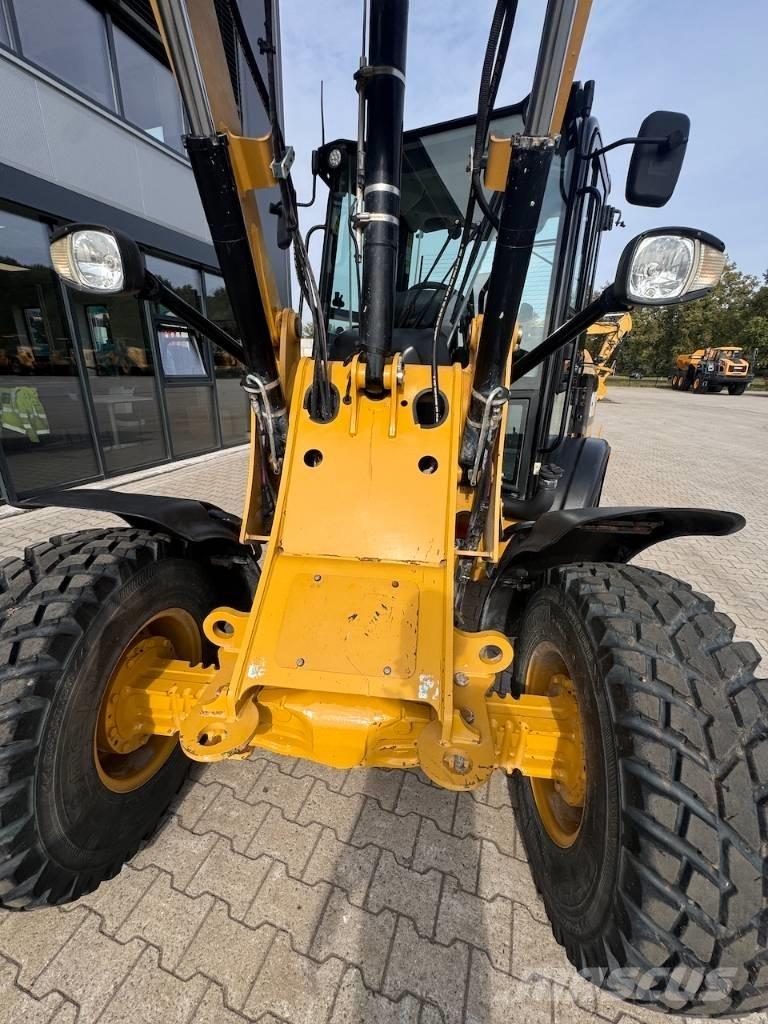 CAT 906M Naudoti ratiniai krautuvai
