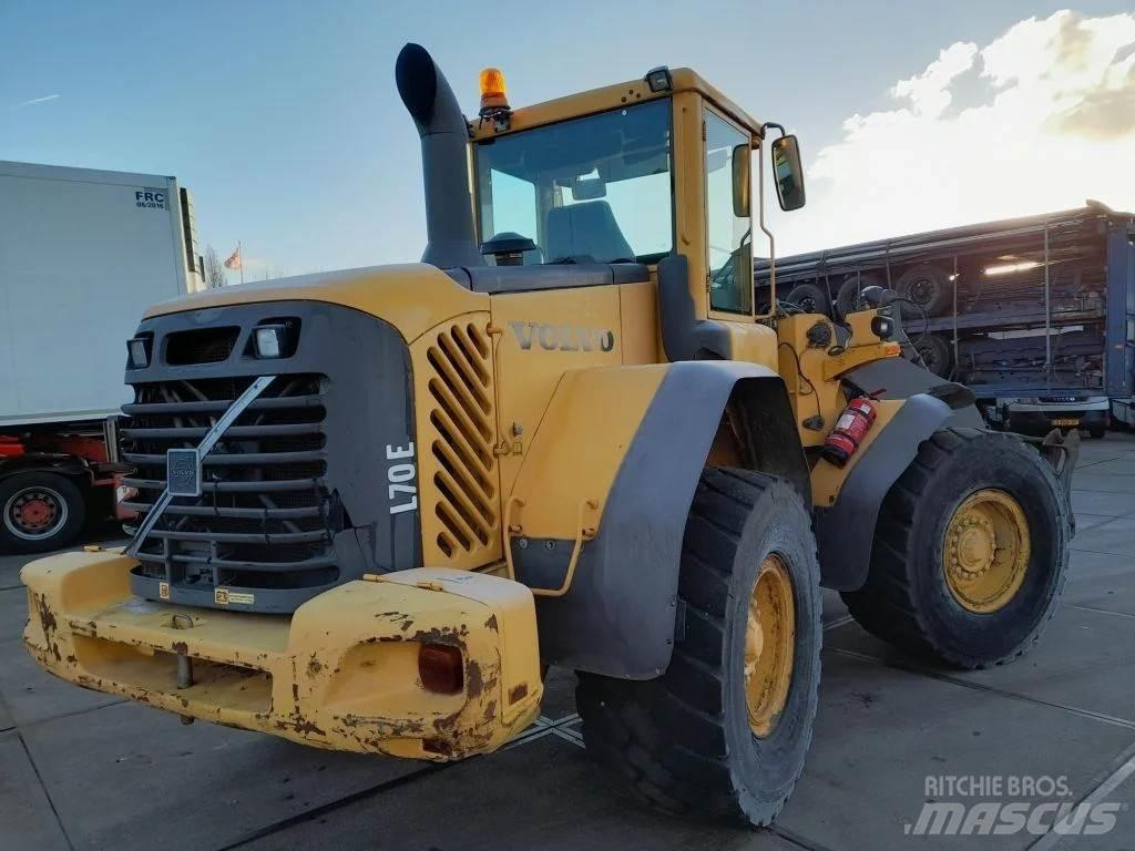 Volvo L70E Naudoti ratiniai krautuvai