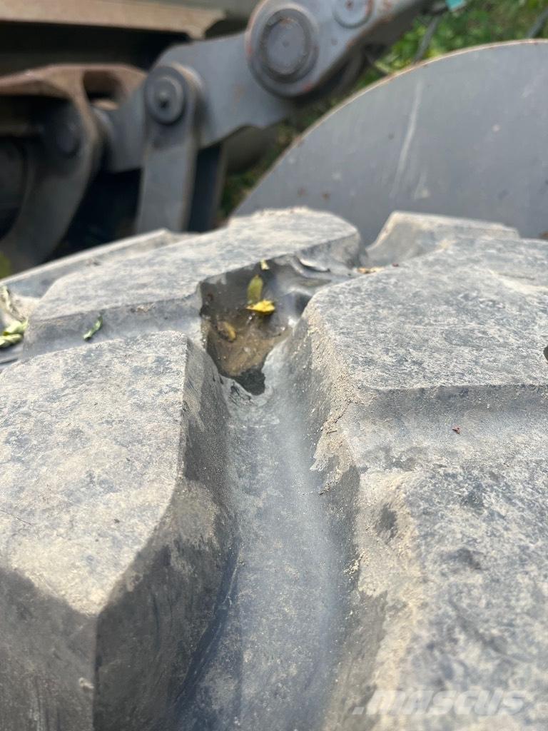 Volvo 110H Naudoti ratiniai krautuvai