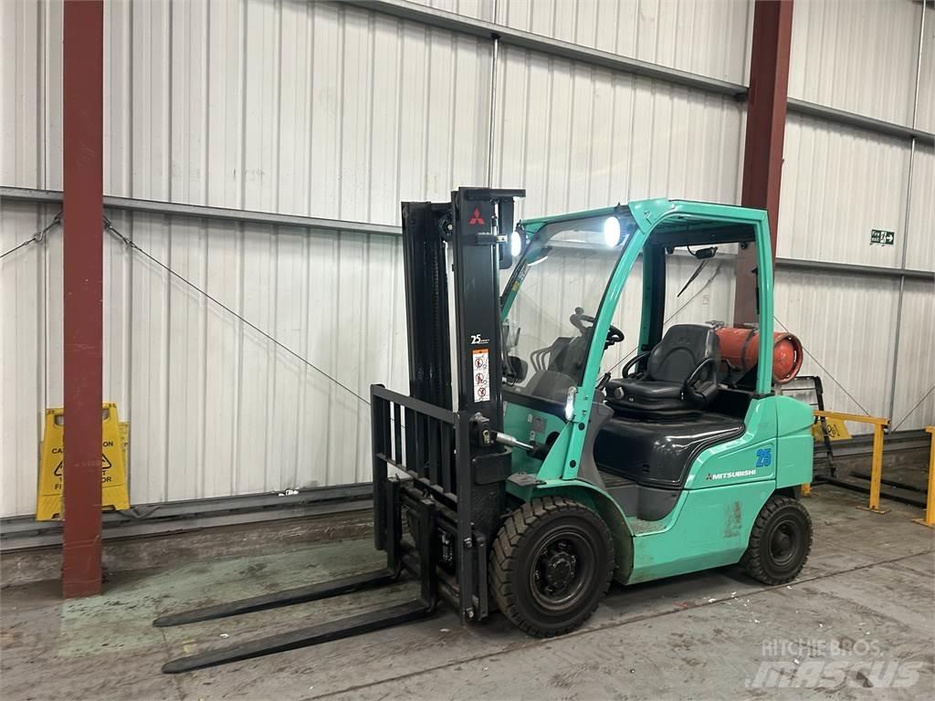 Mitsubishi FG25N LPG (dujiniai) krautuvai