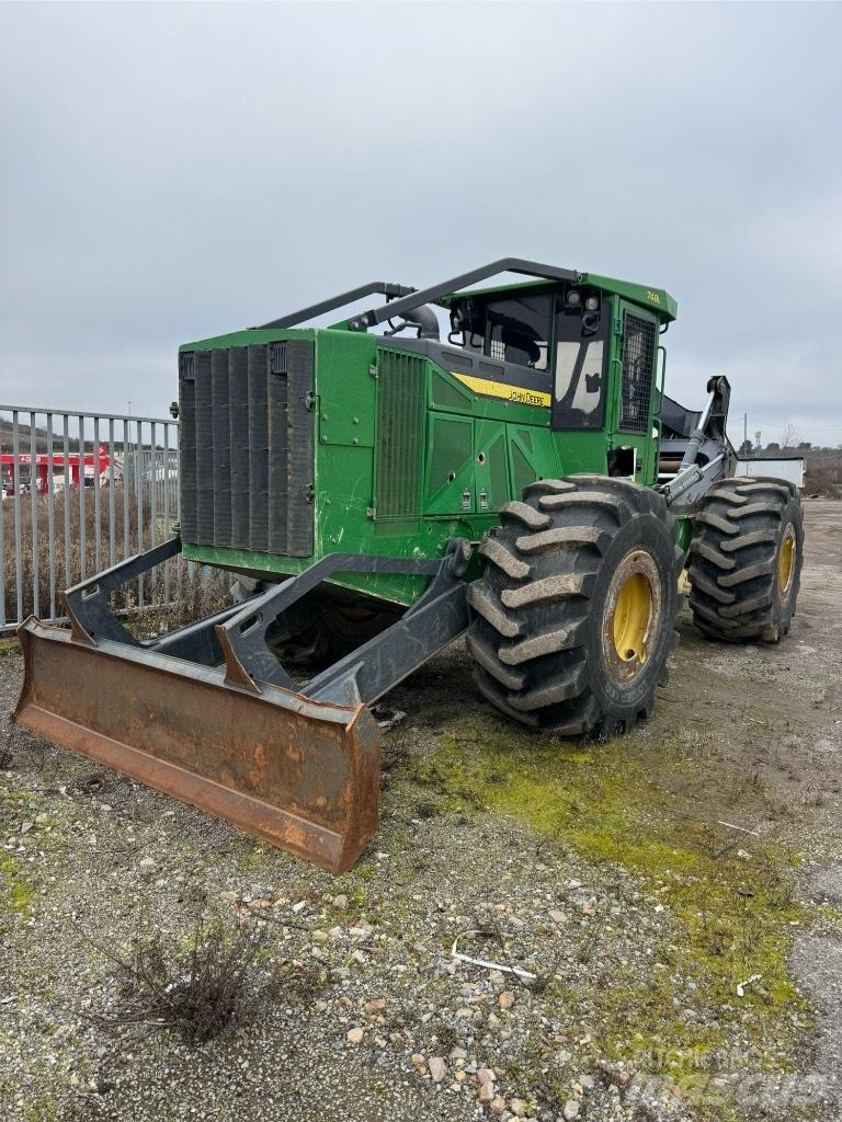 John Deere 748 Skiedrovežiai