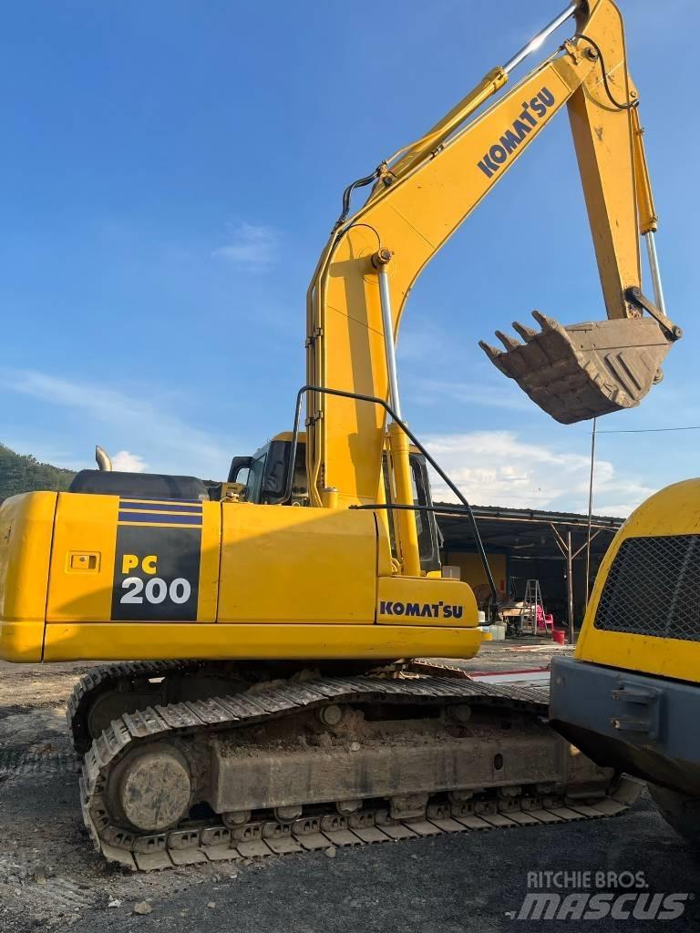 Komatsu PC 200-7 Vikšriniai ekskavatoriai