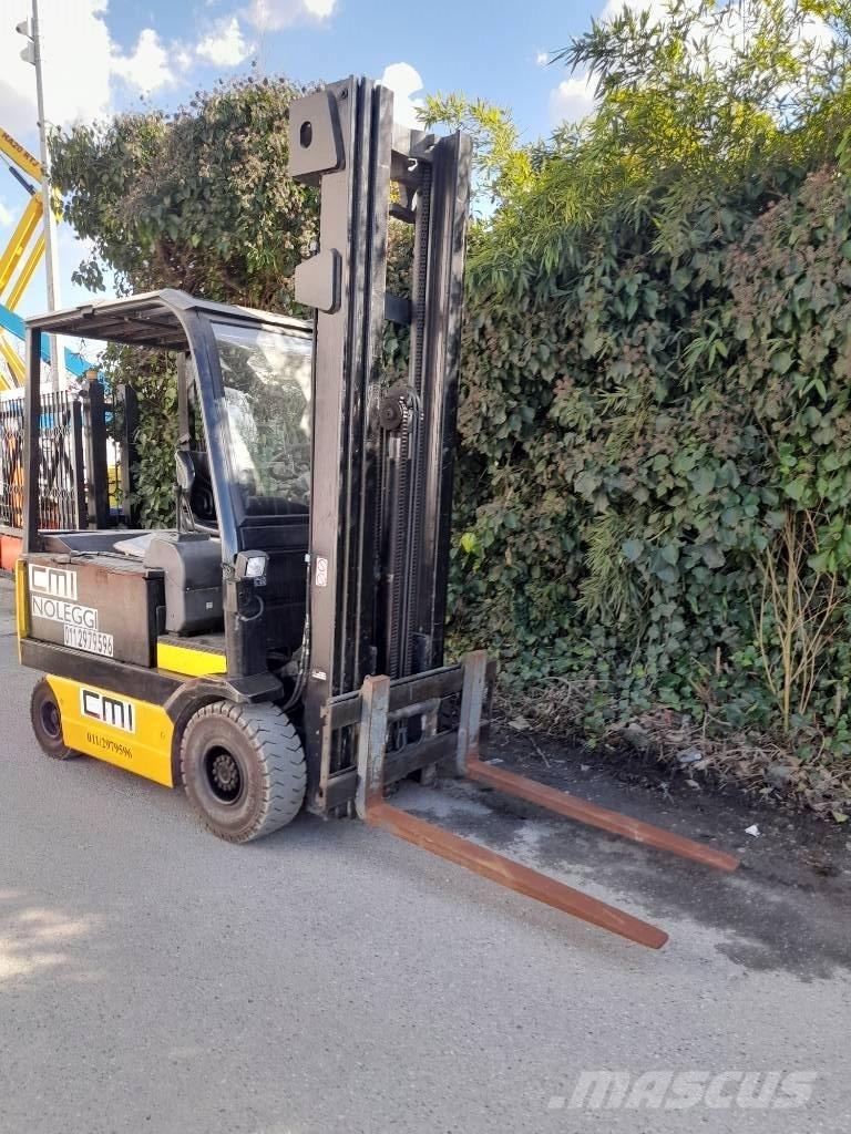 OM E 25 C Elektriniai šakiniai krautuvai