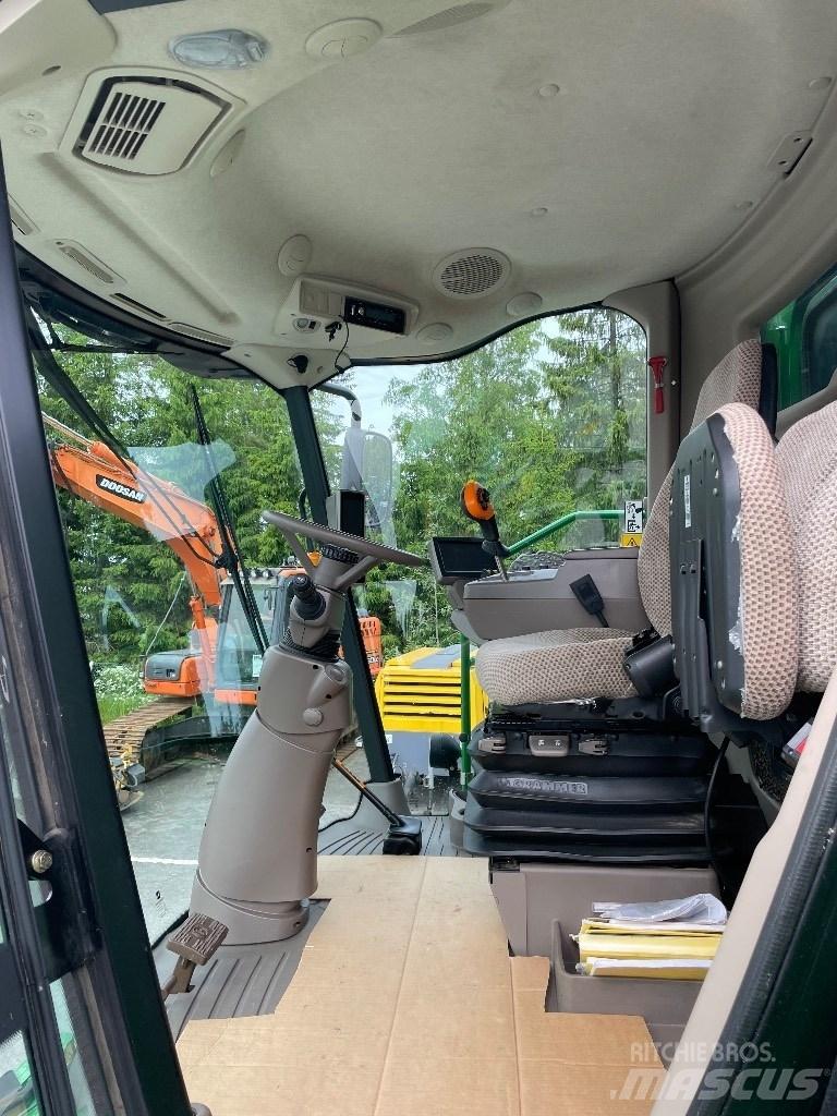 John Deere W 540 Derliaus nuėmimo kombainai