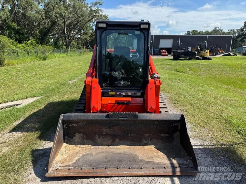 Kubota SVL 75 Krautuvai su šoniniu pasukimu
