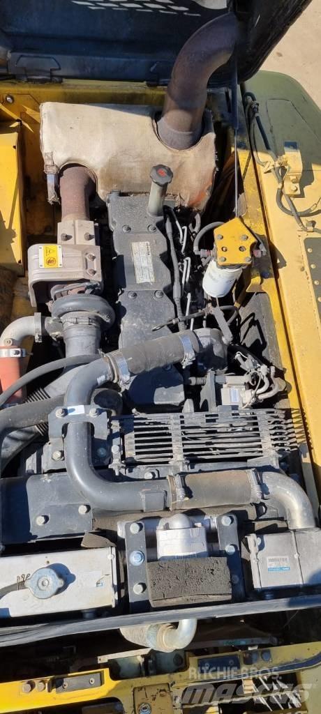 Komatsu PC 210-8 Vikšriniai ekskavatoriai