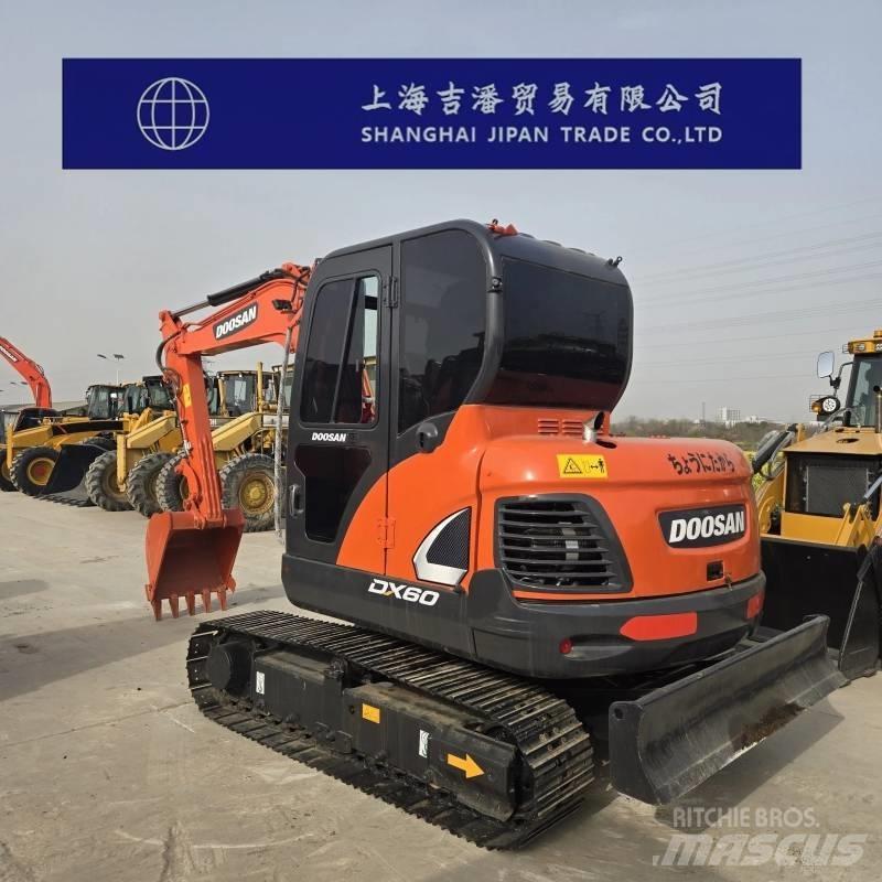 Doosan DX 60 Vikšriniai ekskavatoriai